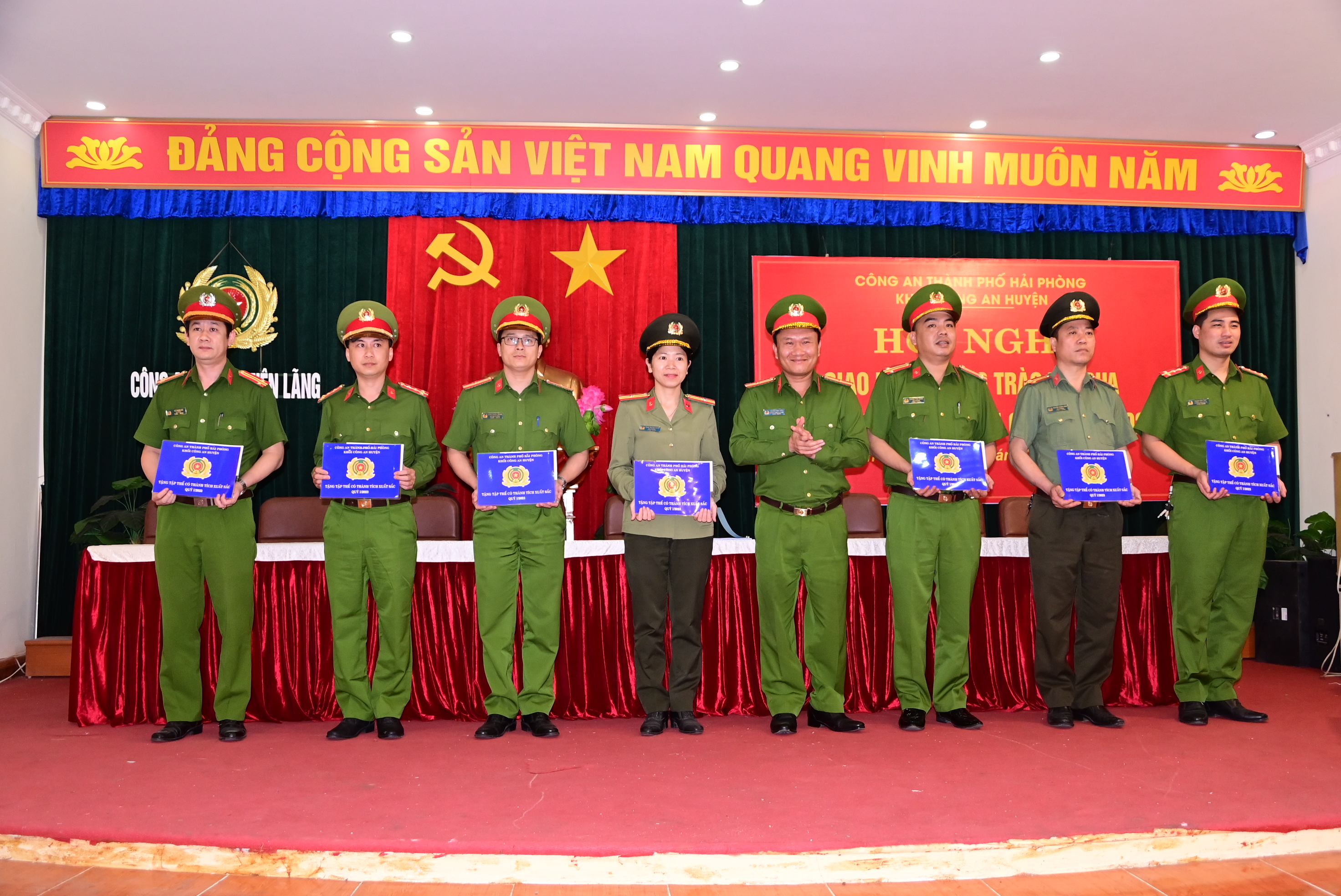 Khối Công an huyện: Đẩy mạnh đợt thi đua đặc biệt